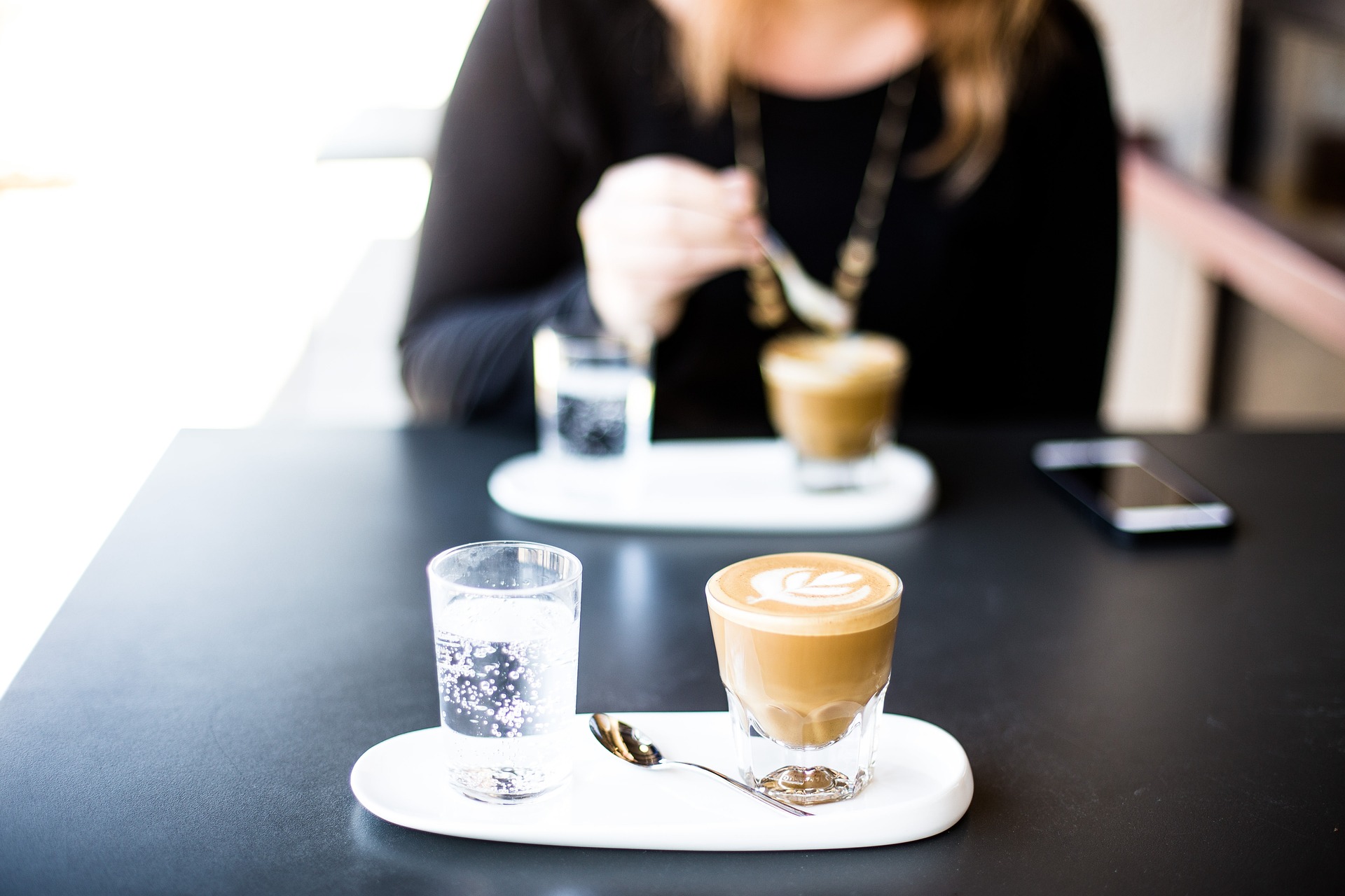 Licenziato per troppi caffè al bar: la sentenza della Cassazione e l'importanza delle indagini aziendali